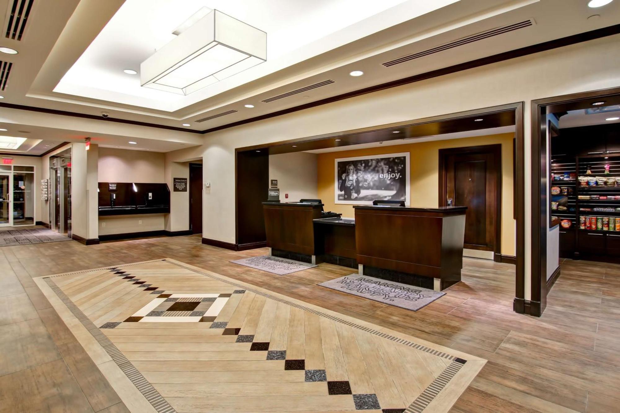 Hampton Inn By Hilton Toronto Airport Corporate Centre Eksteriør billede